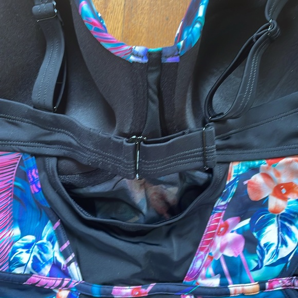 Torrid Underwire Swim One Piece - Floral new with tags D/DD - Picture 5 of 5